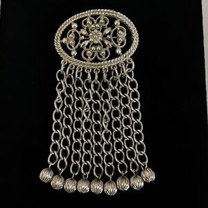 Sarah Coventry Fashion in Motion Silver Tone Metal Dangle Chain Brooch Pin